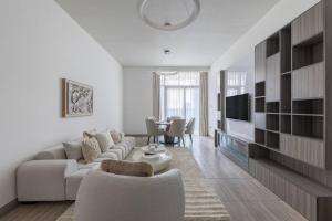 Фотография из галереи Luxurious 2-bdapt Jlt 9 Mins Walk To Dmcc Metro в Дубае