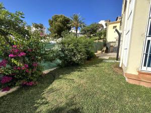 Vonkajšia záhrada v ubytovaní Apartamento con jardín privado