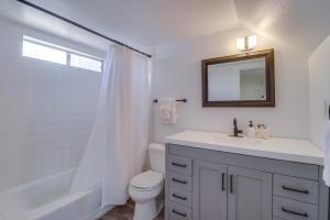 Koupelna v ubytování OB Loungin 2 + 27 fotografií