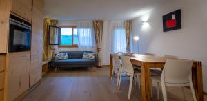 Posezení v ubytování Chesa Silvretta Duplex