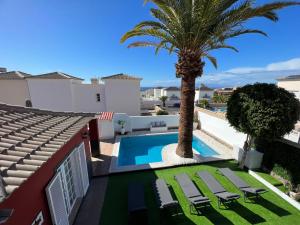 Bazén v ubytování VILLA PALMA CANARIAS nebo v jeho okolí