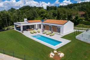 Gambar di galeri bagi Lara Gračišće di Čubanići