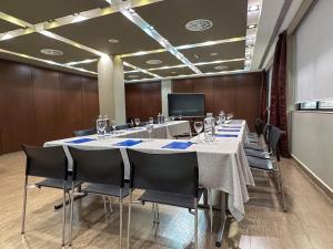 The business area and/or conference room at Turia Granada Még 37 kép