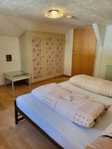 Chalet Lilo 2 Zimmer top mountain view客房内的一张或多张床位