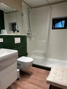 Ένα μπάνιο στο Villa SummerGreen +44 φωτογραφίες