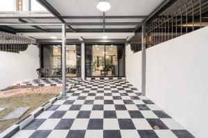 Gallery image of MIQ HK16 - 3BR Huai Khwang MRT with Pool Table near Jodd Fair in Ban Zong Katiam +117 photos