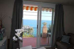 Peisaj natural din apropierea acestui apartament