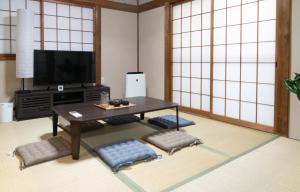 TV a/nebo společenská místnost v ubytování GC01/生活してもOKな親切な部屋 /3 部屋/最大 6人入居/大阪城/3 ライン駅徒歩7分/清潔