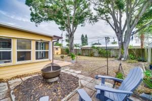 Zahrada ubytování Lovely Merritt Island Home with Kayak and Fire Pit!