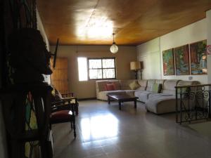 A seating area at Hotel Tahami