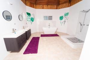 Ảnh trong thư viện ảnh của Belle Air Seaview : The Master ở Browns Town