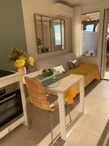 Et opholdsområde på Studio avec coin nuit