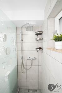 Ένα μπάνιο στο 365 Guest Apartment