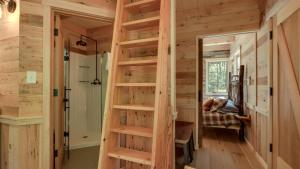 Φωτογραφία από το άλμπουμ του The Cedar in Treehouse Grove at Norton Creek σε Gatlinburg +20 φωτογραφίες
