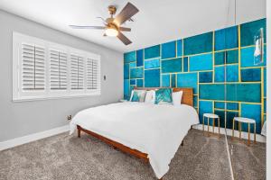 Close To Strip, King Beds, Pool, BBQ, Modern