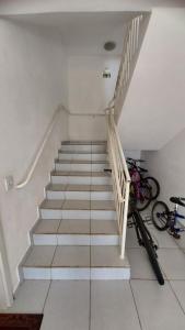 在Apartamento inteiro com garagem coberta Treviso内部或周边骑自行车