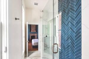 Ένα μπάνιο στο Blue Room at the Grand Maloney +13 φωτογραφίες