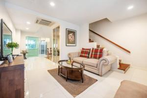 O zonă de relaxare la MIQ_home403/Asok BTS/Resort Pool/9pax/1000MbWifi