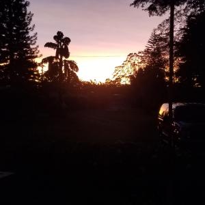 Alba o tramonto visti dall'interno dell'aparthotel o dai dintorni