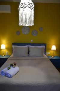 A bed or beds in a room at Monica's Tropical Villa Még 37 kép