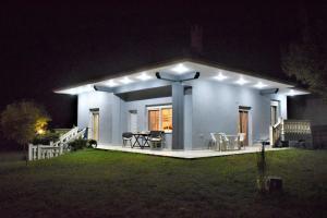 Zahrada ubytování Deppy's House κοντά στα λουτρά Πόζαρ