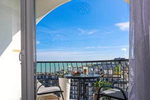 Γενική θέα στη θάλασσα ή θέα στη θάλασσα από  αυτό το διαμέρισμα