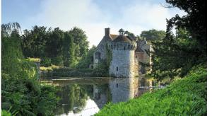 an old castle in the middle of a lake at St James 3 bedroom House in Tunbridge Wells in Royal Tunbridge Wells