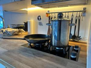 Una cocina o zona de cocina en Out of the Box