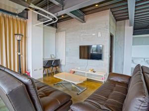嵐羽蒔光 TV 또는 엔터테인먼트 센터