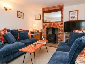 Et tv og/eller underholdning på Cobblers Cottage, Southwold + 8 billeder