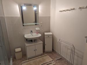 Φωτογραφία από το άλμπουμ του Gîte familial avec cour et terrain clos au cœur de Ferrière-et-Lafolie, proche Mairie et autoroute A5. - FR-1-611-3 σε Ferrière-et-Lafolie