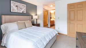 Lova arba lovos apgyvendinimo įstaigoje Landing Modern Apartment with Amazing Amenities (ID1223X281)