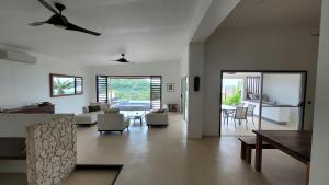 Posezení v ubytování Longview - stunning views, sleeps 8