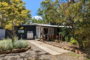 Tiny House 10 at Grampians Edge外面的花园