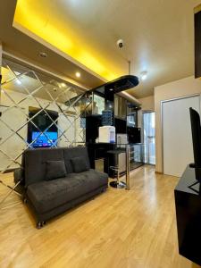 En sittgrupp på 2BR Luxury Cozy Homestay With Mall Access Greenbay Apartment Baywalk