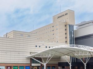 長崎市にあるJR九州ホテル　長崎の白い天蓋付きの病院