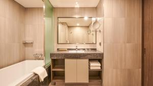 Phòng tắm tại Stanford Hotel Myeongdong