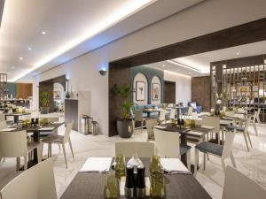 Εστιατόριο ή άλλο μέρος για φαγητό στο voco Doha West Bay Suites by IHG
