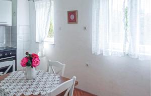 Fotografie z fotogalerie ubytování Gorgeous Apartment In Pag With Wifi v destinaci Pag