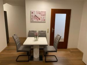 Posezení v ubytování Appartement am Kaibach - Küche - Balkon - Bad