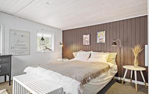 Ένα ή περισσότερα κρεβάτια σε δωμάτιο στο Cozy Home In Hals With Wifi +16 φωτογραφίες