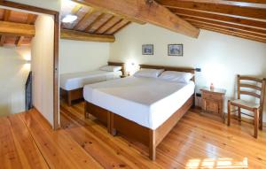 Ένα ή περισσότερα κρεβάτια σε δωμάτιο στο Awesome Home In Montebuono With Wifi