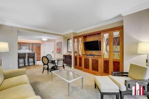 MGM Signature-06-714 1Br 2Ba Balcony Suite