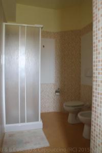 A bathroom at Cuscino & Cappuccino