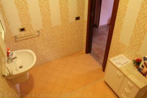 A bathroom at Cuscino & Cappuccino