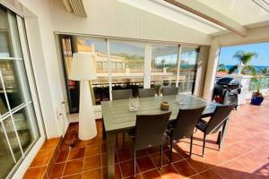 A balcony or terrace at Apartamento en primera linea de playa