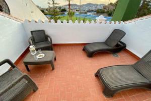 Posedenie v ubytovaní Apartamento con piscina en Las Rosas de Capistrano