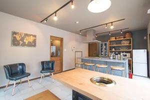Una cocina o kitchenette en 焼肉台付き &箱根仙石原を大勢で遊びたい &癒されたい