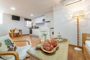 Kuchyňa alebo kuchynka v ubytovaní Bettatur Apartaments Rera Sant Domenech