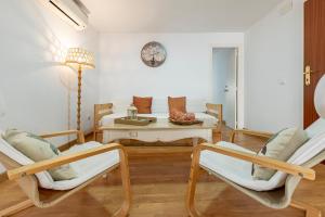 Posedenie v ubytovaní Bettatur Apartaments Rera Sant Domenech